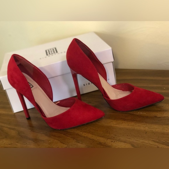 Heels - Picture 2 of 3